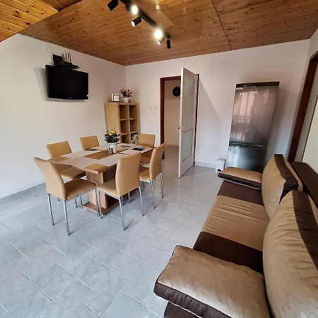 Mariza Appartement Balatonszarszo